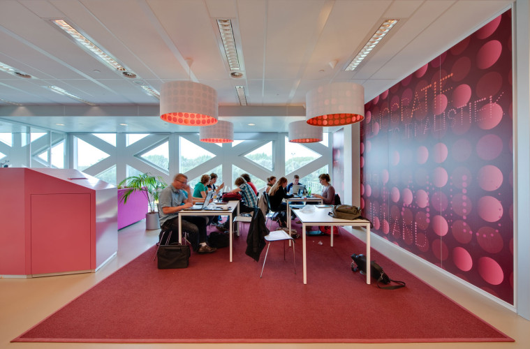 onderwijs-gebouw-overleg