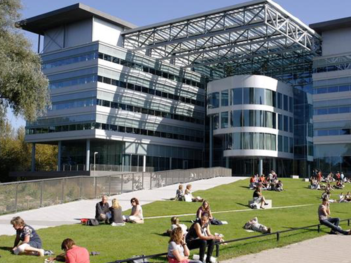 campus gebouw aestate vierkant