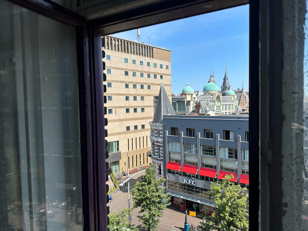 Uitzicht op de Tweede Kamer