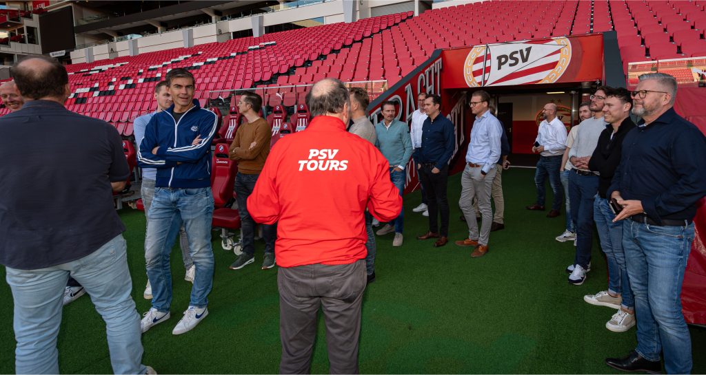 Wielerrit en rondleiding bij PSV